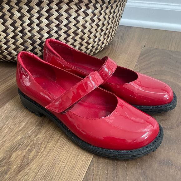 Ramon Tenza Red Patent Leather Mary Jane Lug Sole $250 7 - Picture 1 of 11